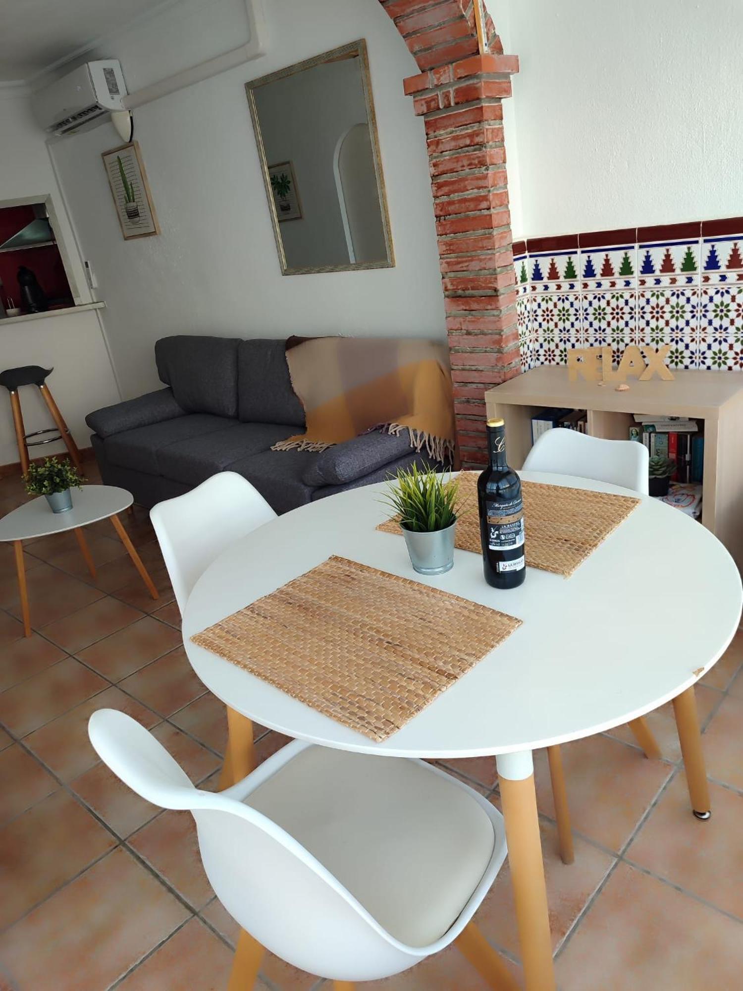 Lola's Apartment *